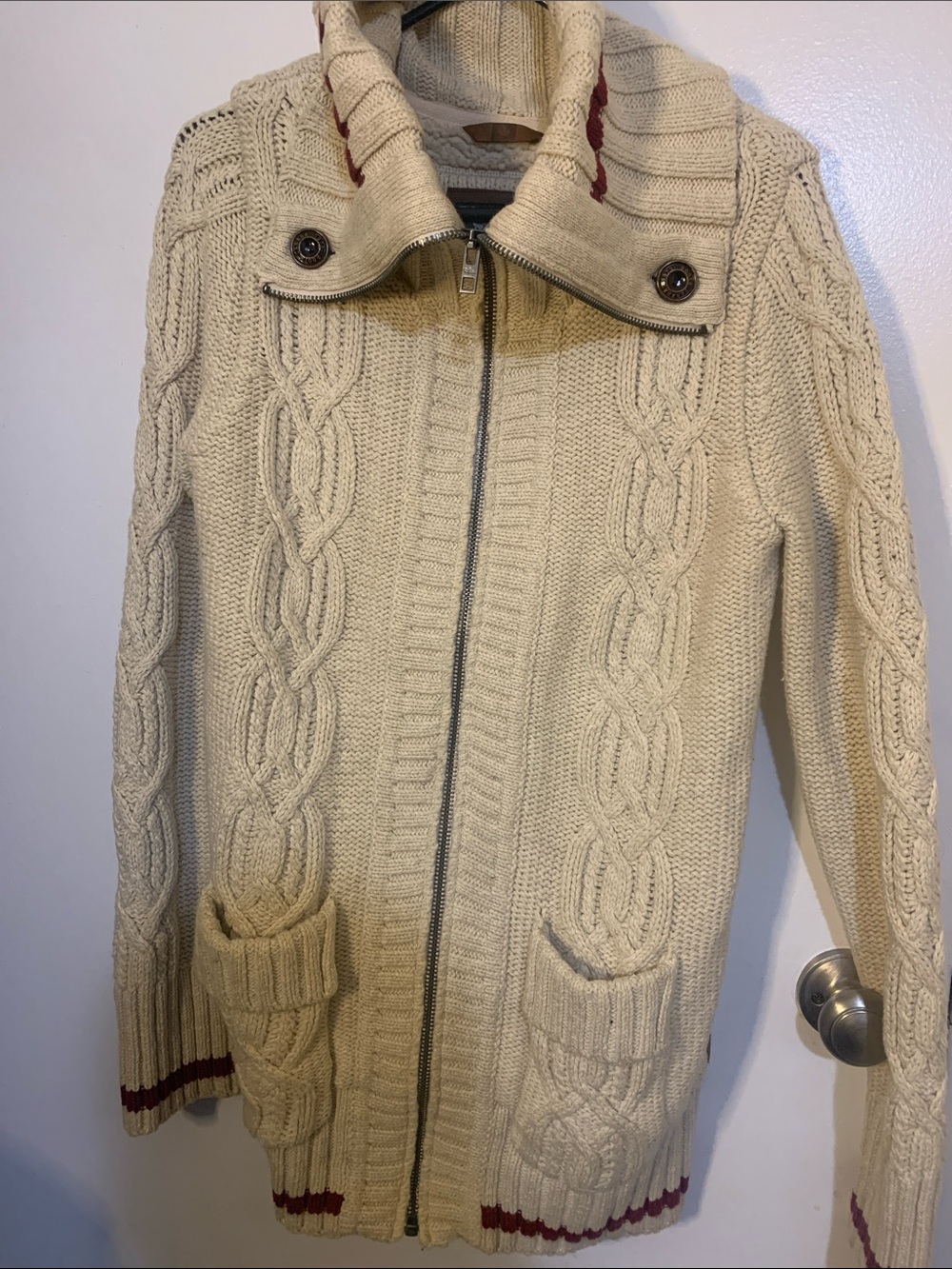 Roots Cream Cable-Knit Zip Cardigan with Maroon Trim